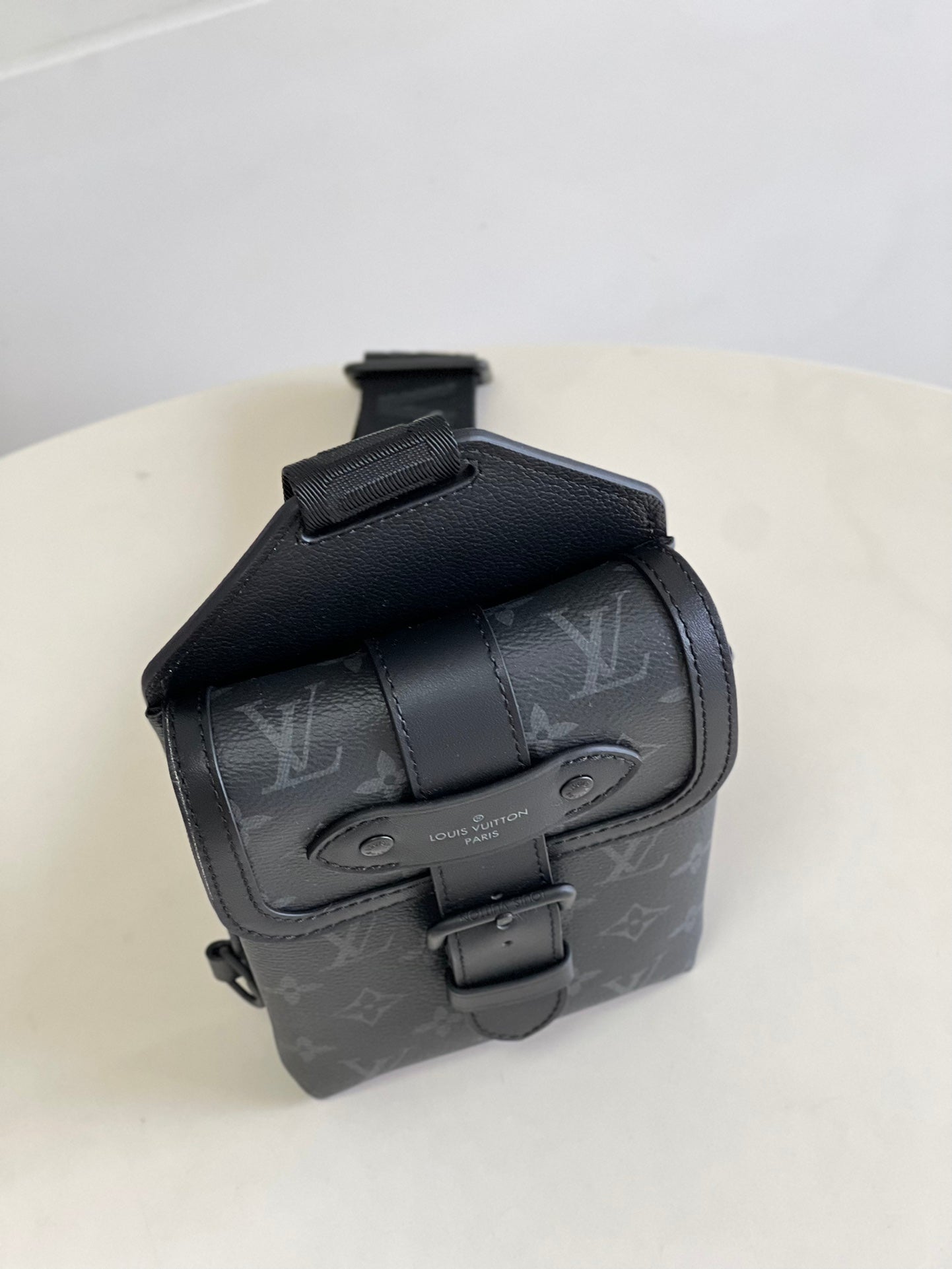 Top Quality Saumur Slingbag Eclipse For Men Monogram Black Crossbody Bag