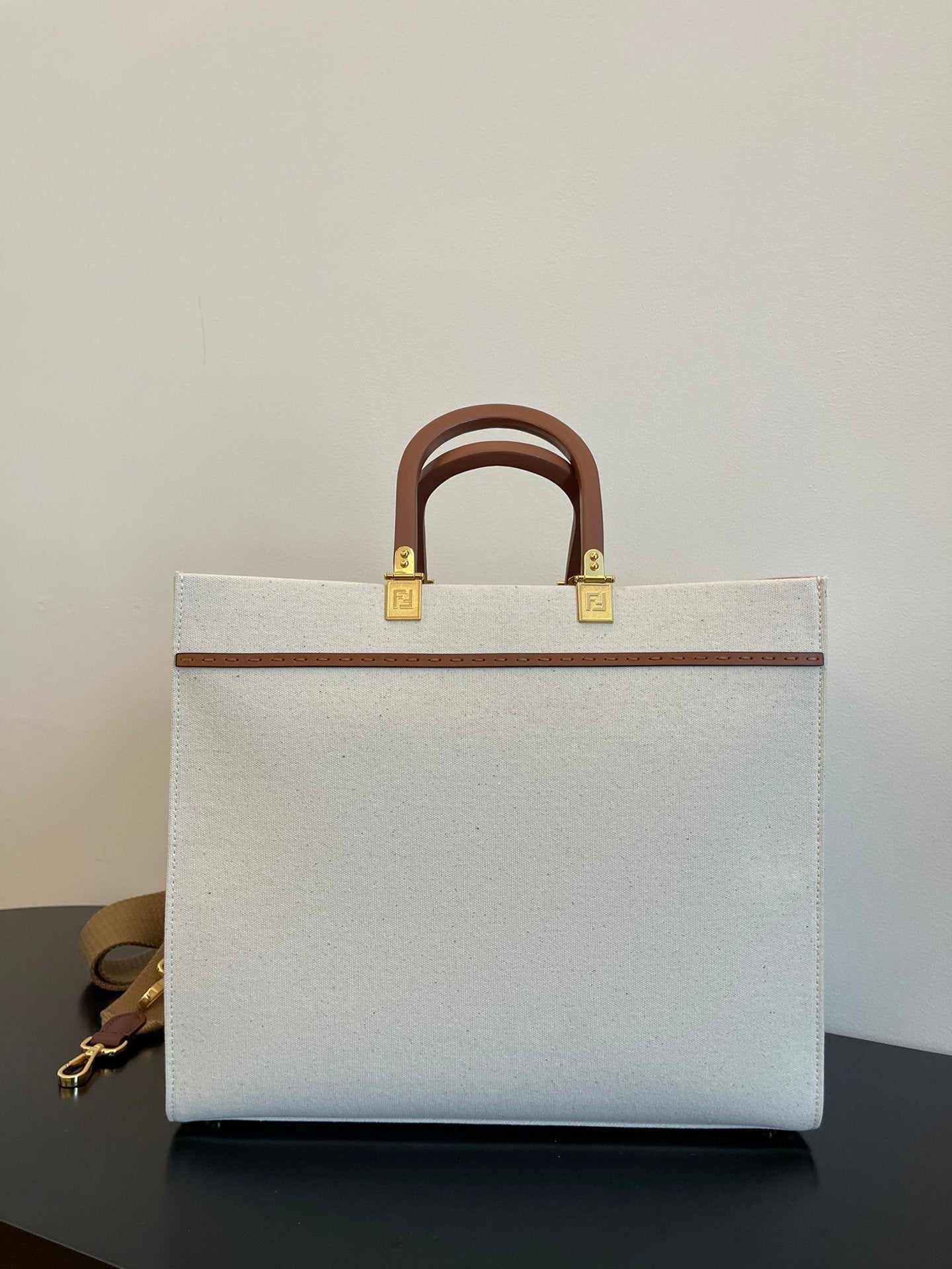 Fendi Top QualityTop Quality Sunshine Light Canvas Grey Medium FF Shoulder Bag