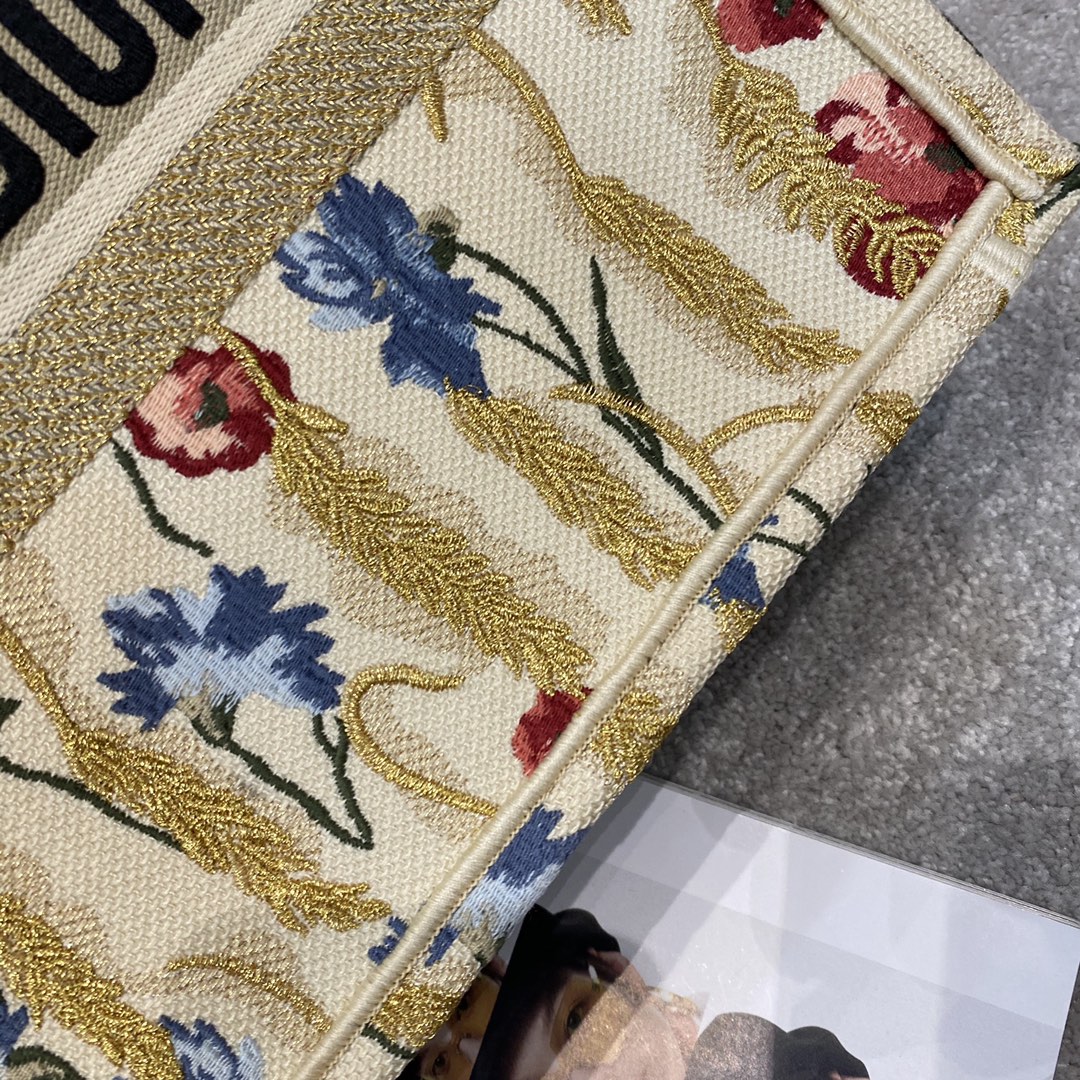 Metop Qualityum Book Hibiscus Metallic Book Tote Bag