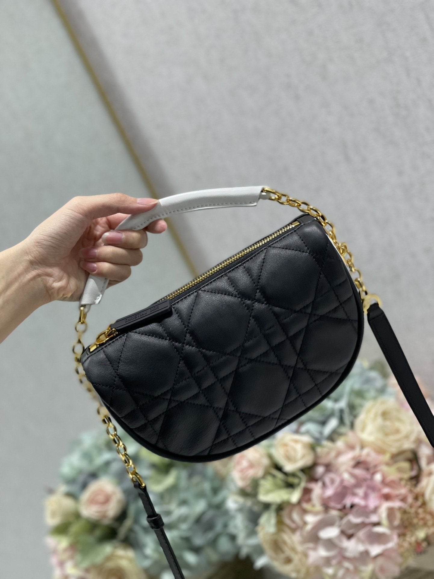 Vibe Cannage Cd Black Small Crossbody Bag