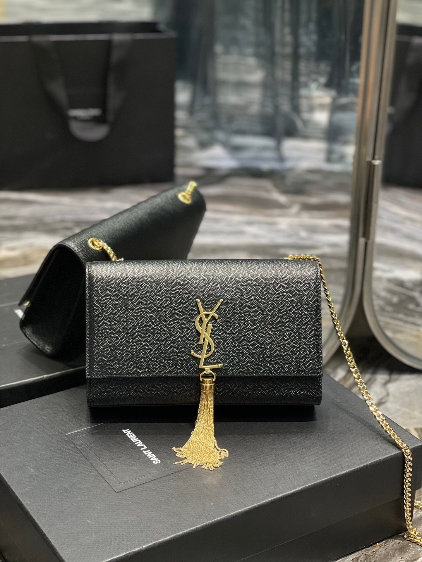 YSL Saint Laurent Kata Tassel 9in 24cm Black Medium Chain Handbag