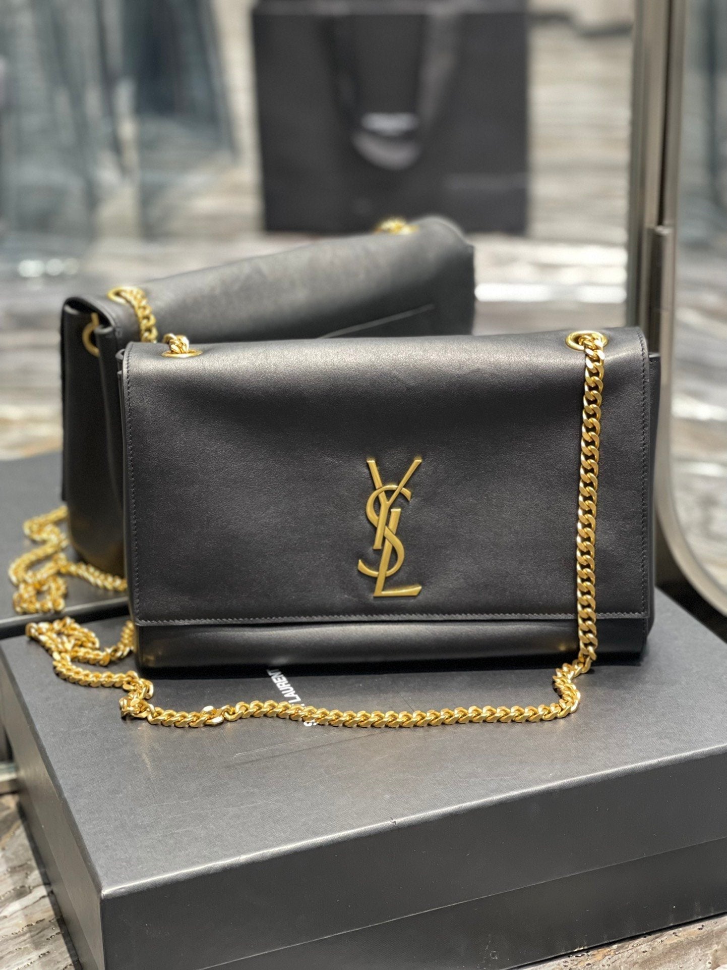 YSL Saint Laurent YSL Top Quality Kate Metop Qualityum Reversible Suede Black Travel Bag