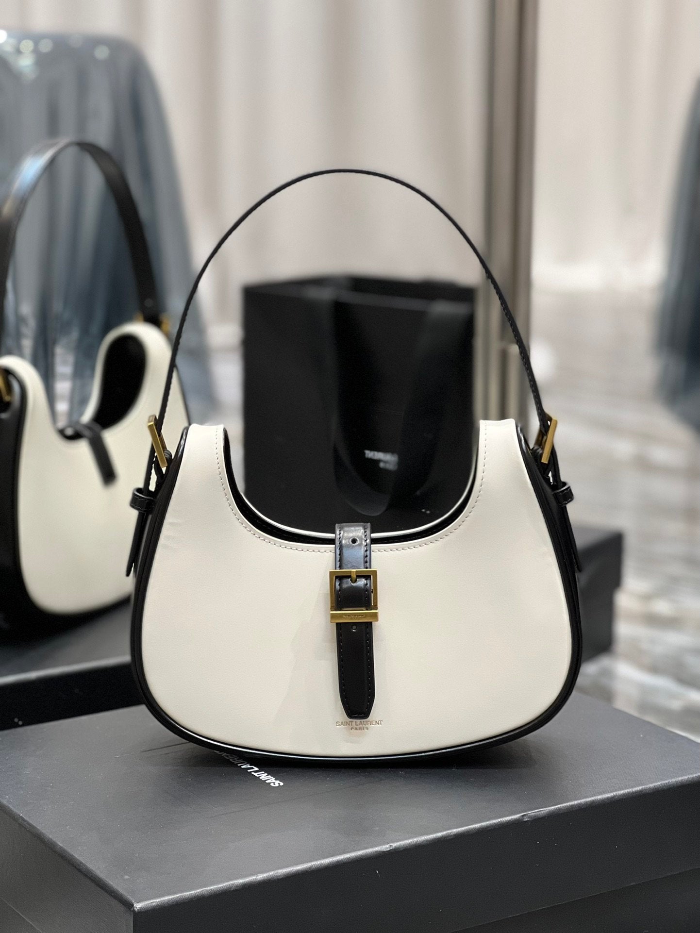 YSL Saint Laurent Shoulder Bag 94In24Cm Ysl 7059