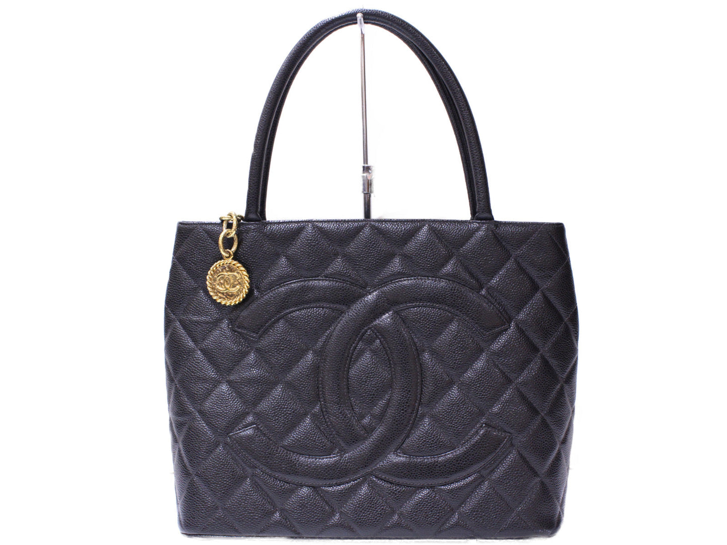 Chanel Caviar Skin Metal Fittings Tote Bag Black Gold