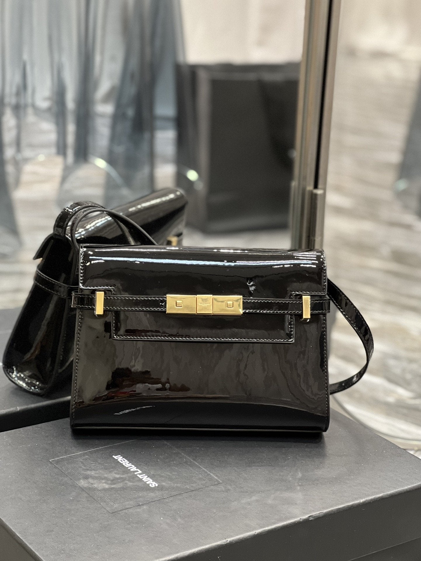 YSL Saint Laurent Manhattan 9in 24cm Black Small Shoulder Bag 94In24Cm Ysl