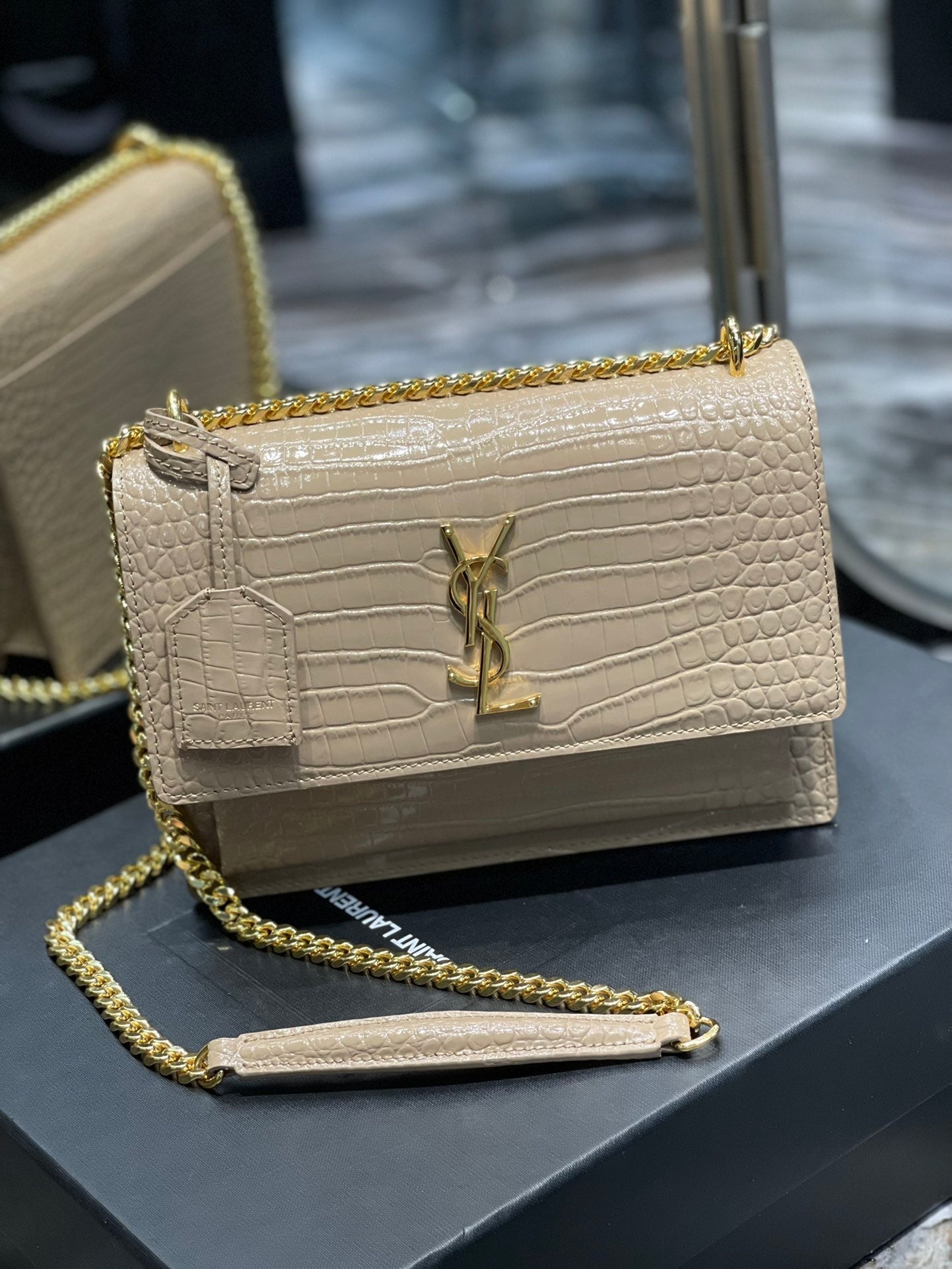 YSL Saint Laurent Sunset 8in 22cm Beige Medium Chain Handbag