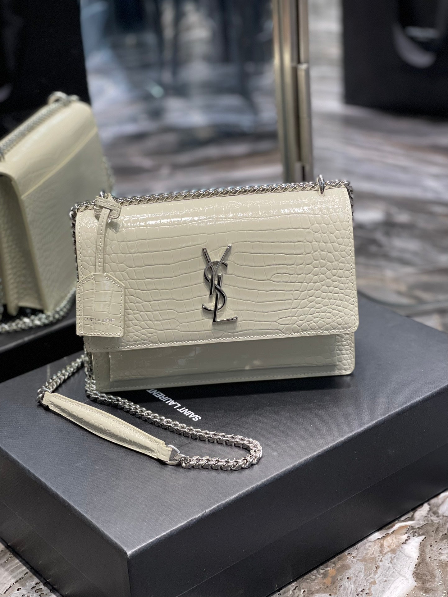 YSL Saint Laurent Sunset 8in 22cm White Medium Chain Travel Bag