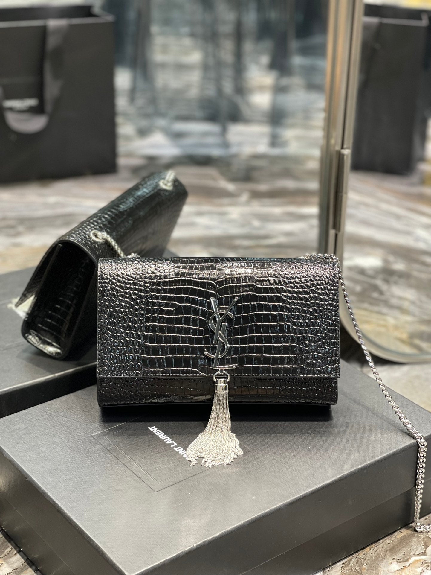 YSL Saint Laurent Kata Tassel 9in 24cm Black Medium Chain Handbag Ysl 354119Dnd0N1000