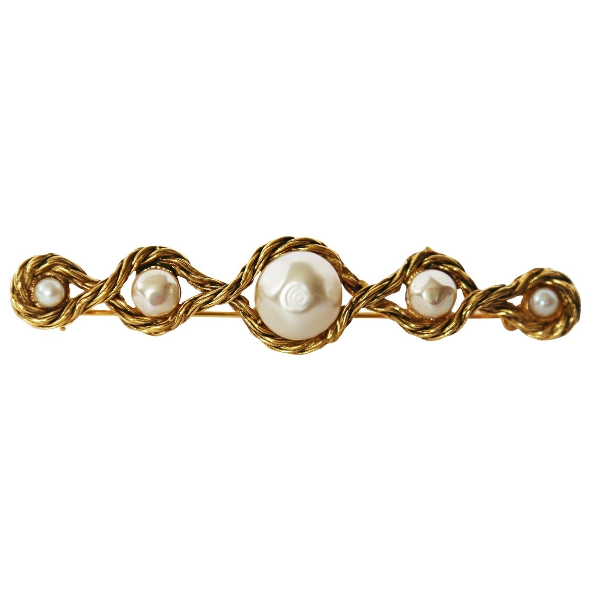Chanel gold metal pins & brooches Jewelry