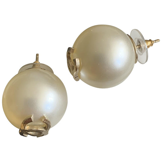 Chanel white metal earrings Jewelry