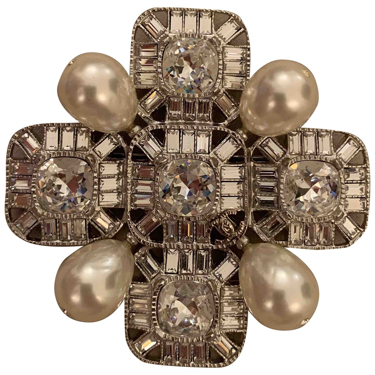 Chanel silver metal pins & brooches Jewelry