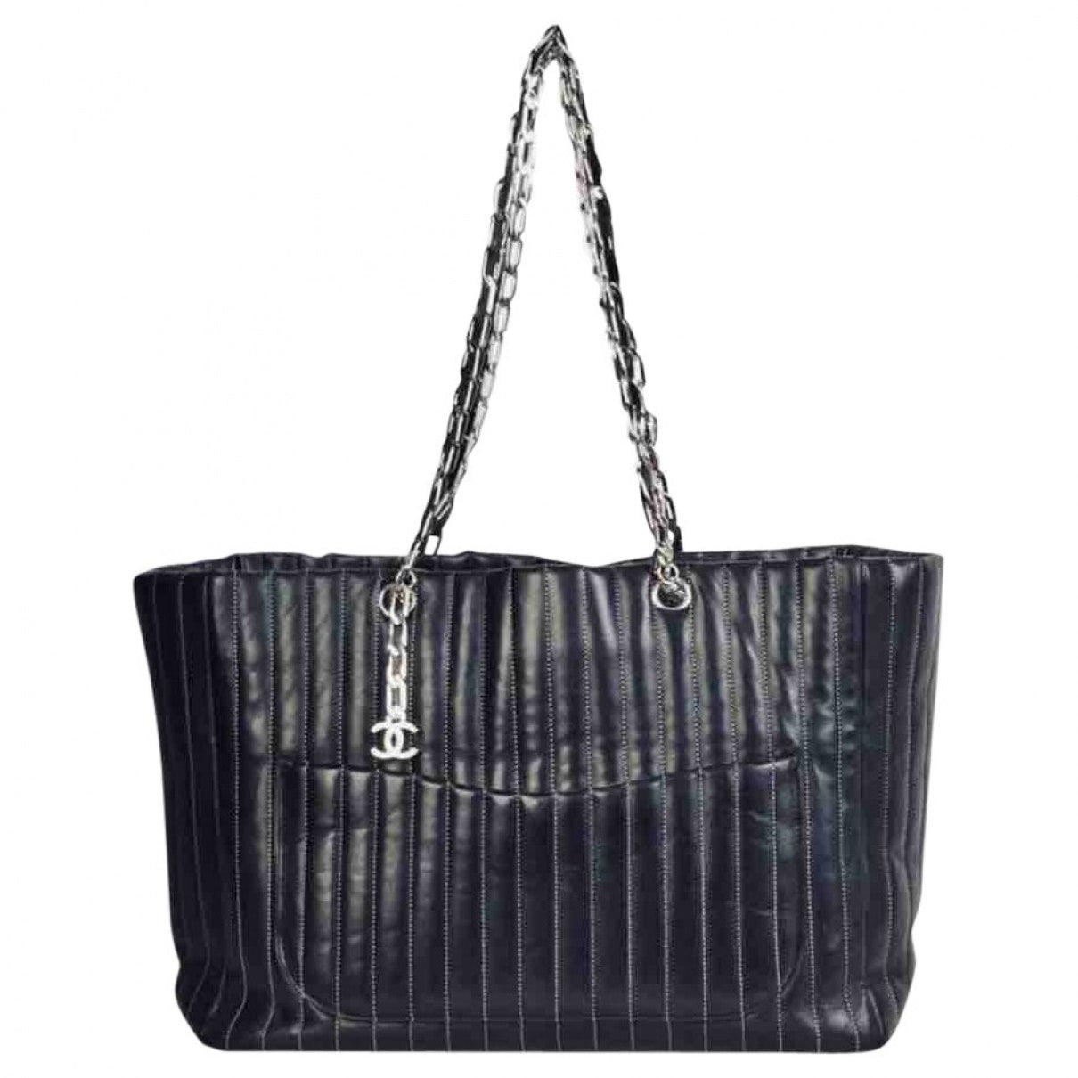 black leather handbag Iconic