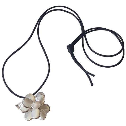 Chanel camélia white silver necklaces Jewelry