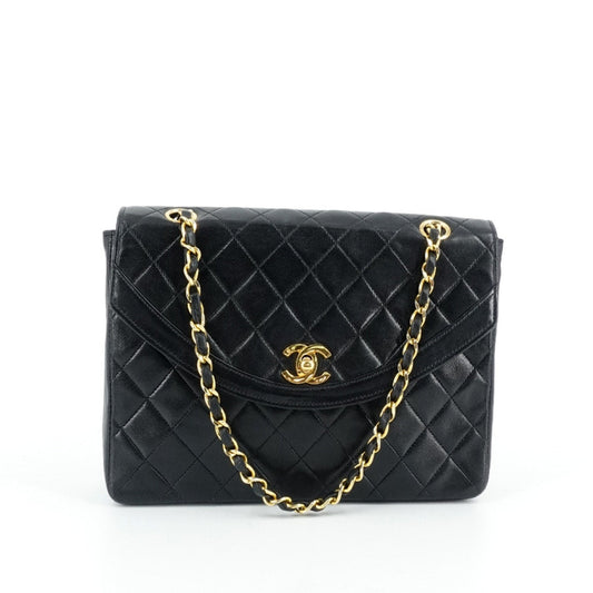 black leather handbag Timeless