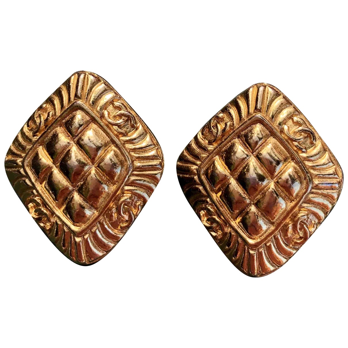 Chanel gold gold plated earrings Jewelry