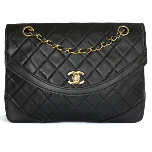 timeless/classique black leather handbag 111