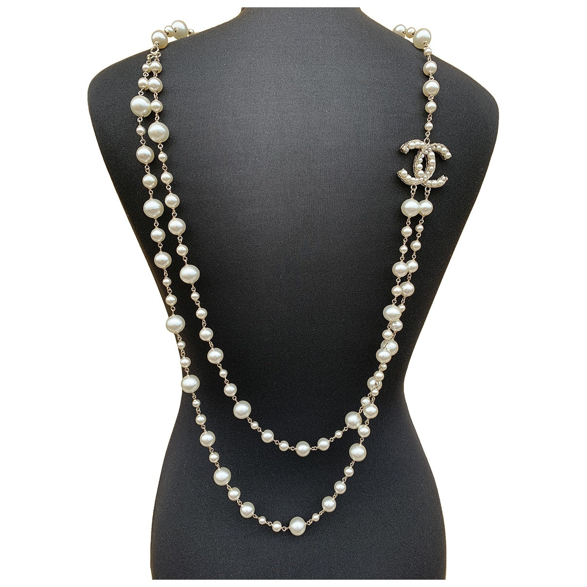Chanel cc ecru pearls long necklaces Jewelry