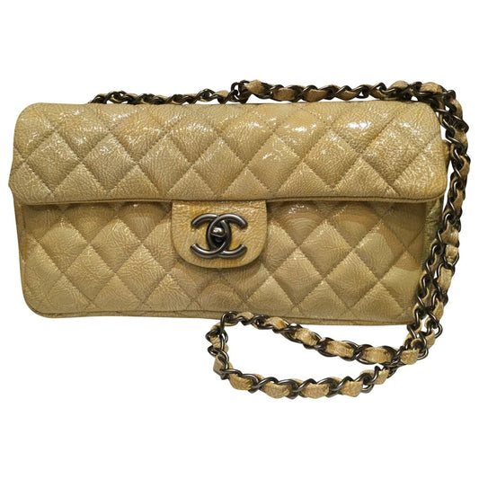 Chanel timeless/classique patent leather handbag
