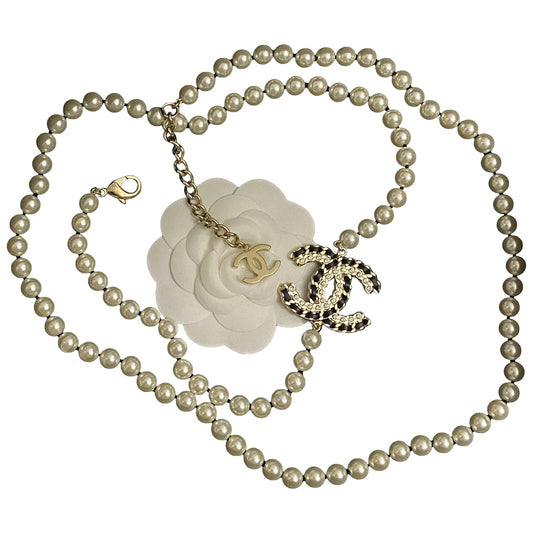 Chanel ecru pearls long necklaces Jewelry