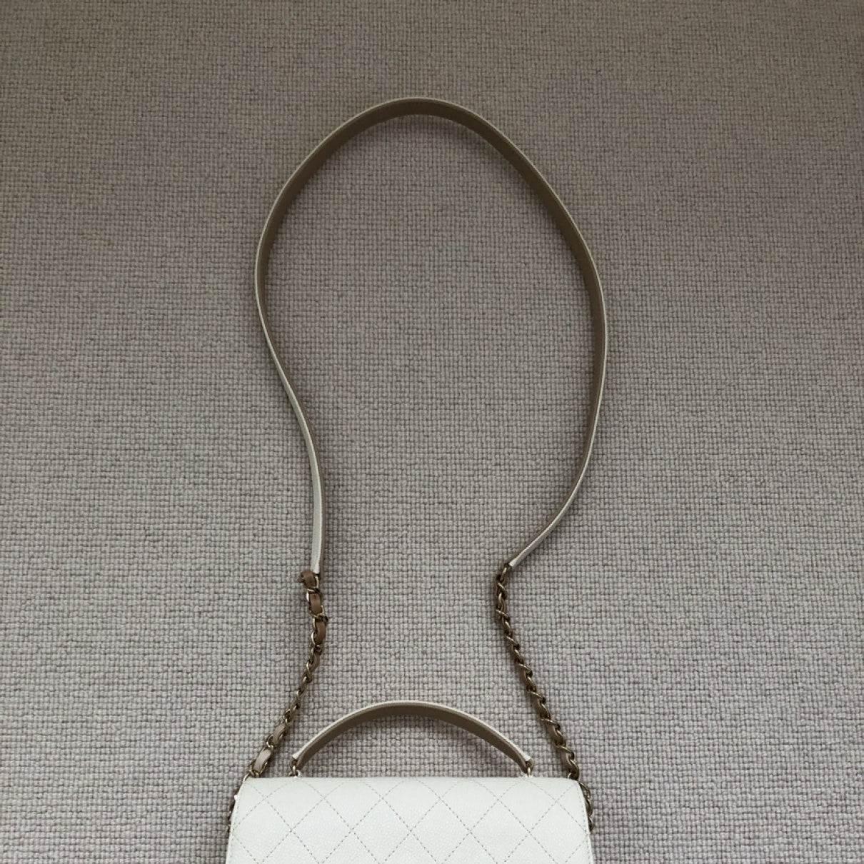 ecru leather handbag Signature