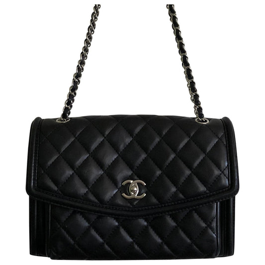 timeless/classique black leather handbag 146