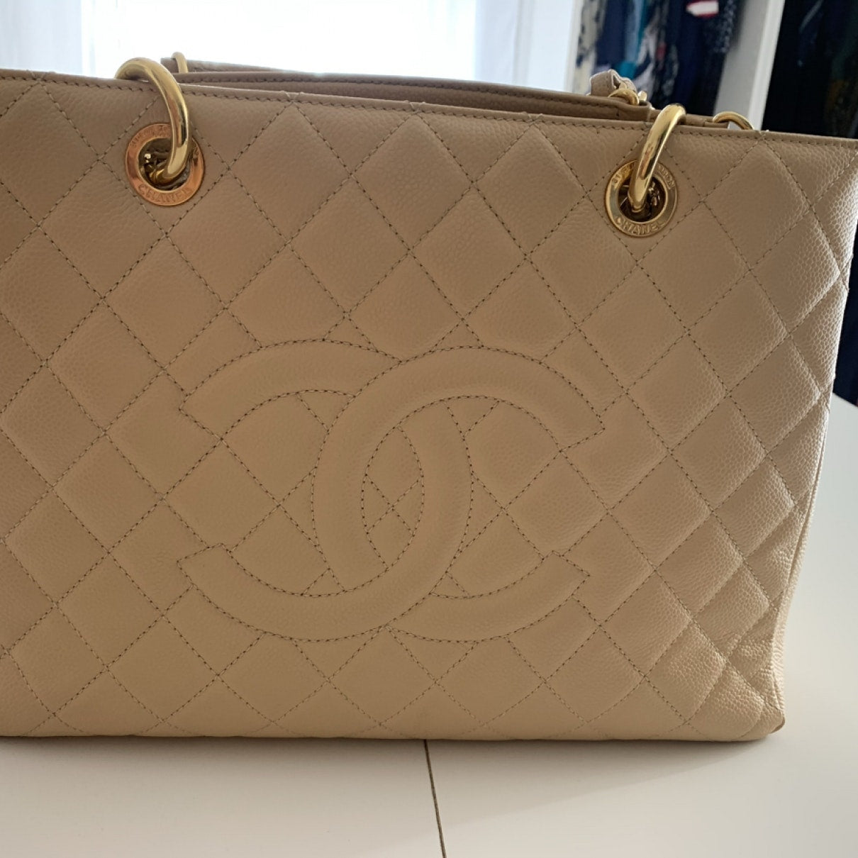 grand shopping beige leather handbag Refined