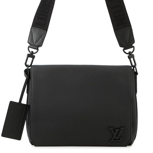 Louis Vuitton takeoff messenger NoirM57080 Grain Leather Crossbody Bag