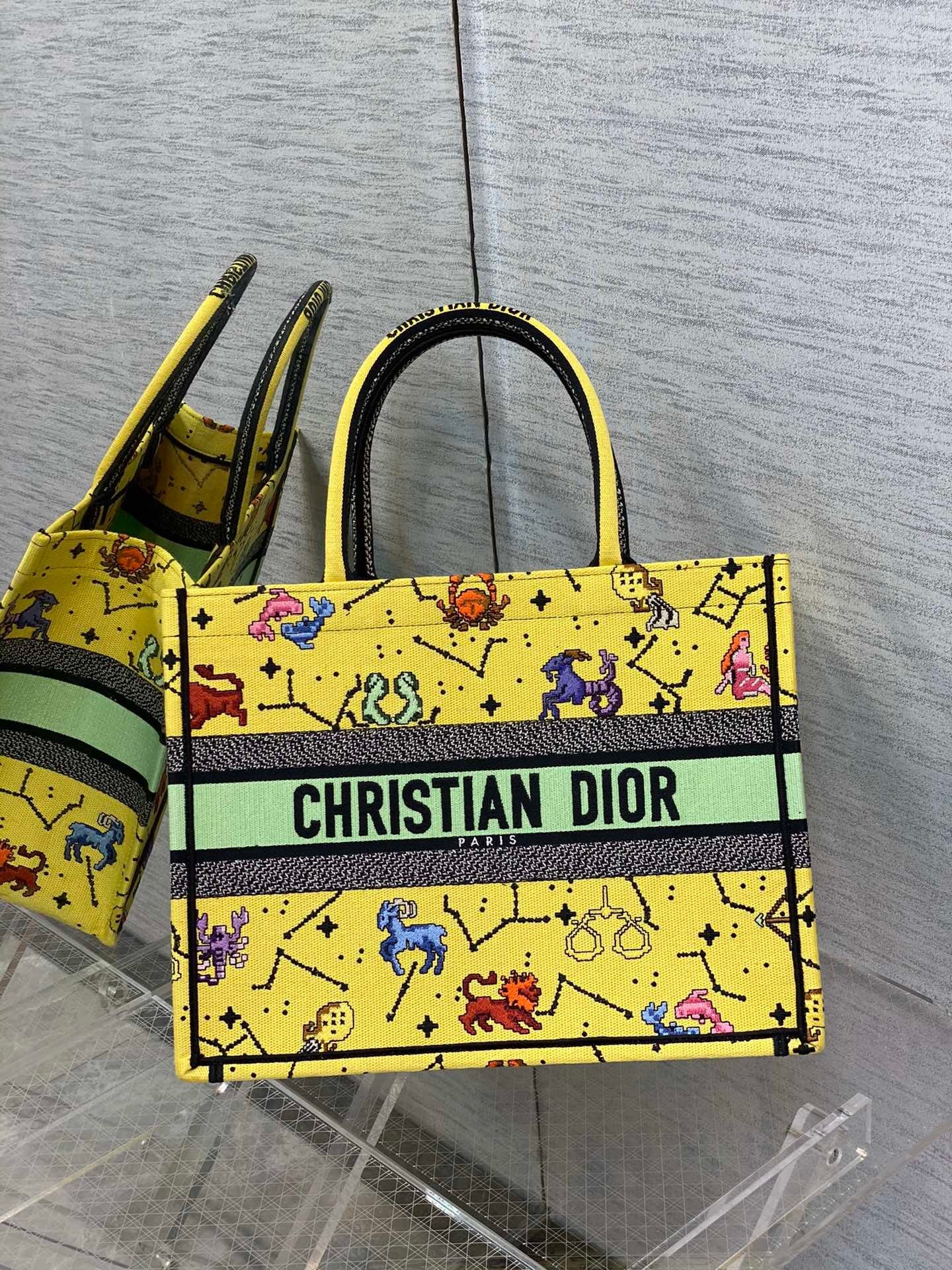 Metop Qualityum Book Yellow Cd Multicolor Book Tote Bag