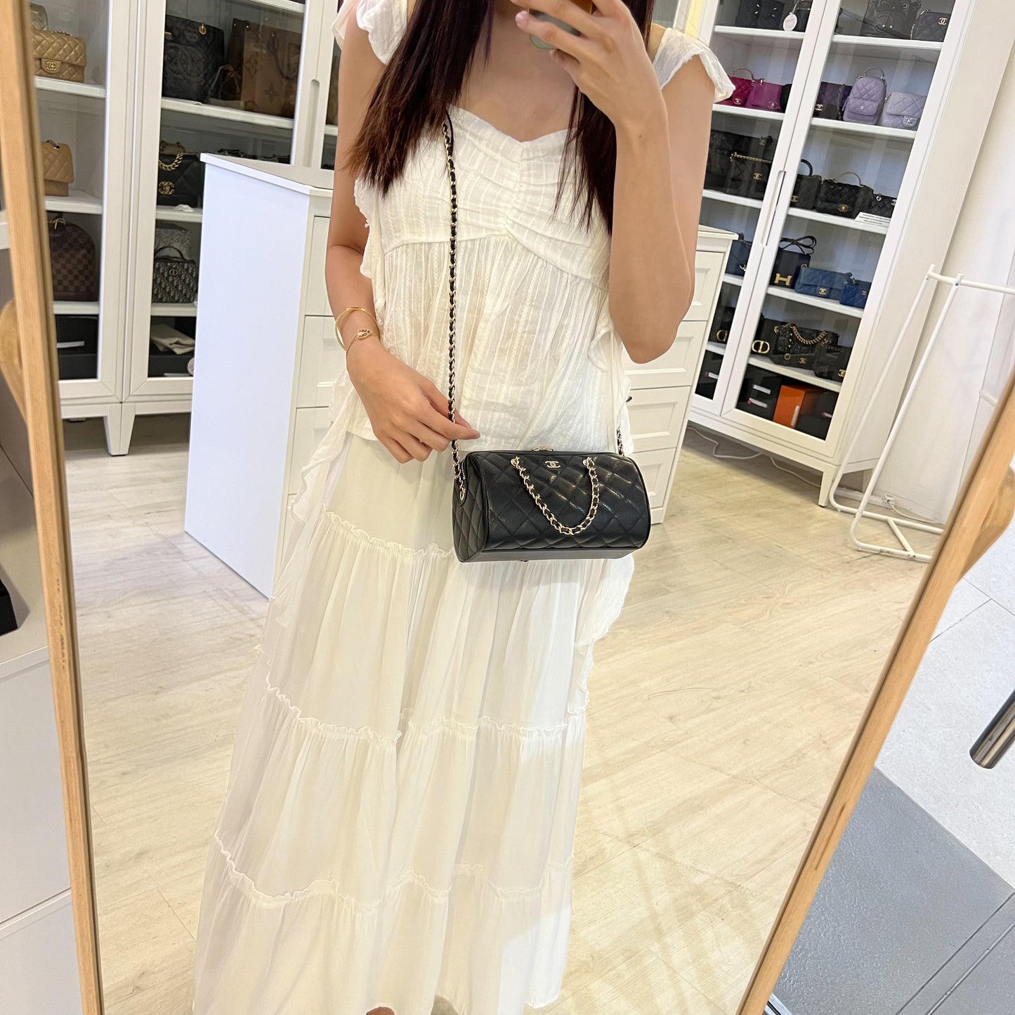 Bowling in Black Caviar and LGHW (Model: ) Accessory Signature
