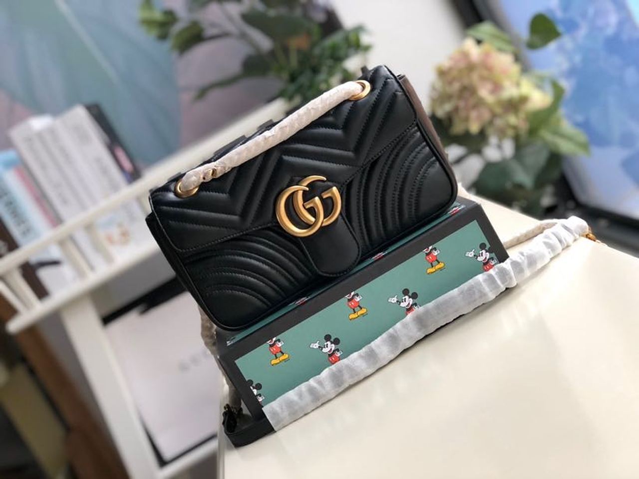gg Marmont MatelassÃ© Chevron Black Small Shoulder Bag