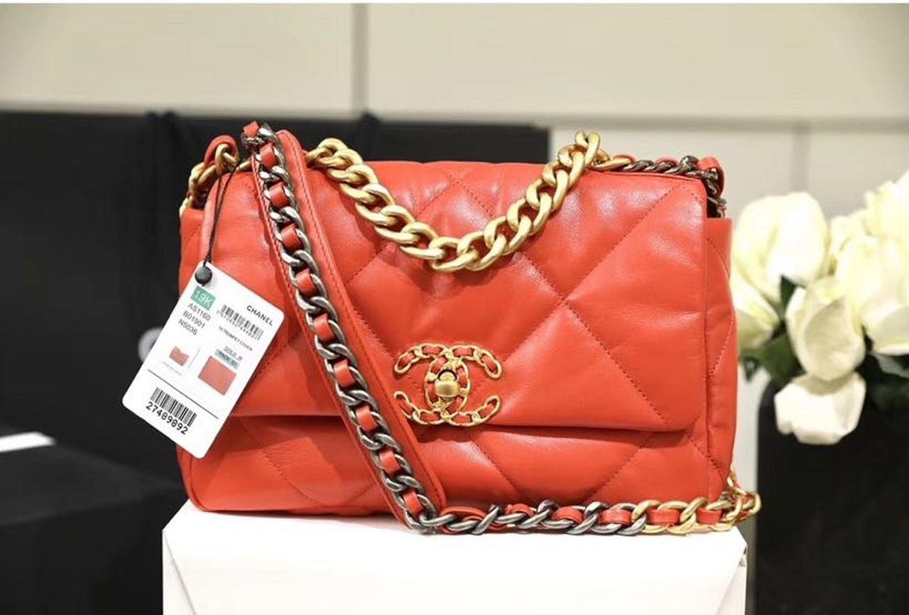 CHL 19 26cm Red Handbag