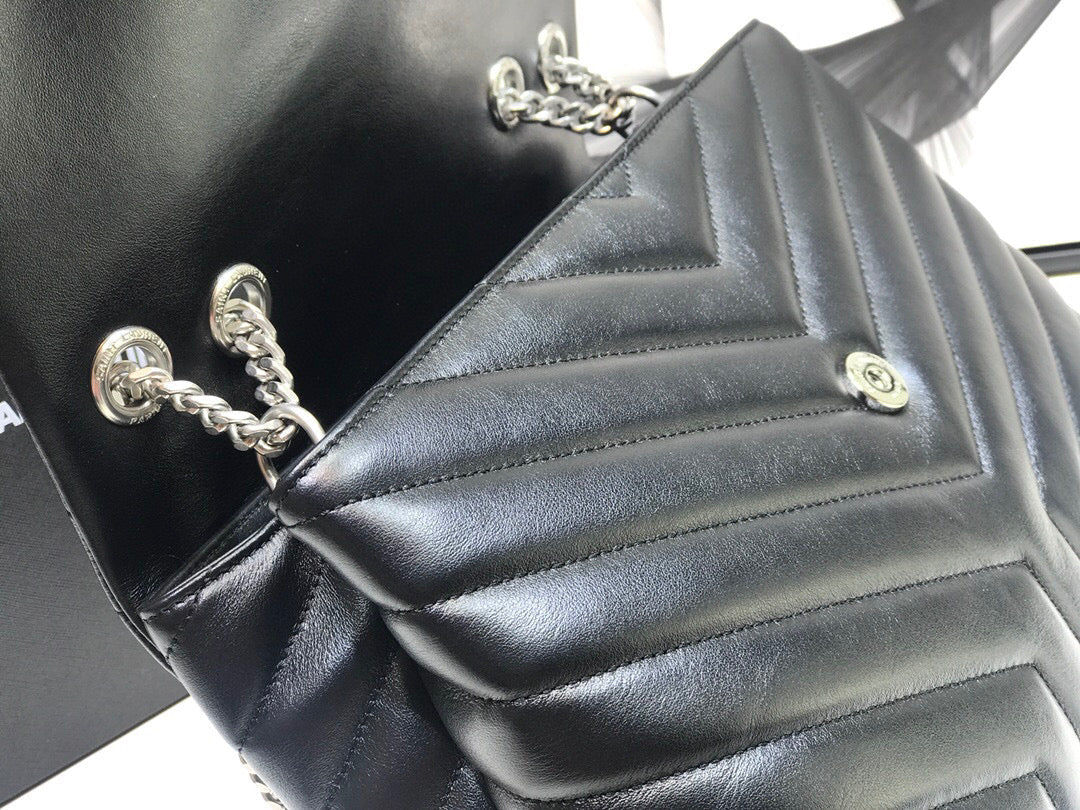 YSL Saint Laurent Loulou MatelassÃ© "Y" 9.8in 23cm Black Small Chain Handbag