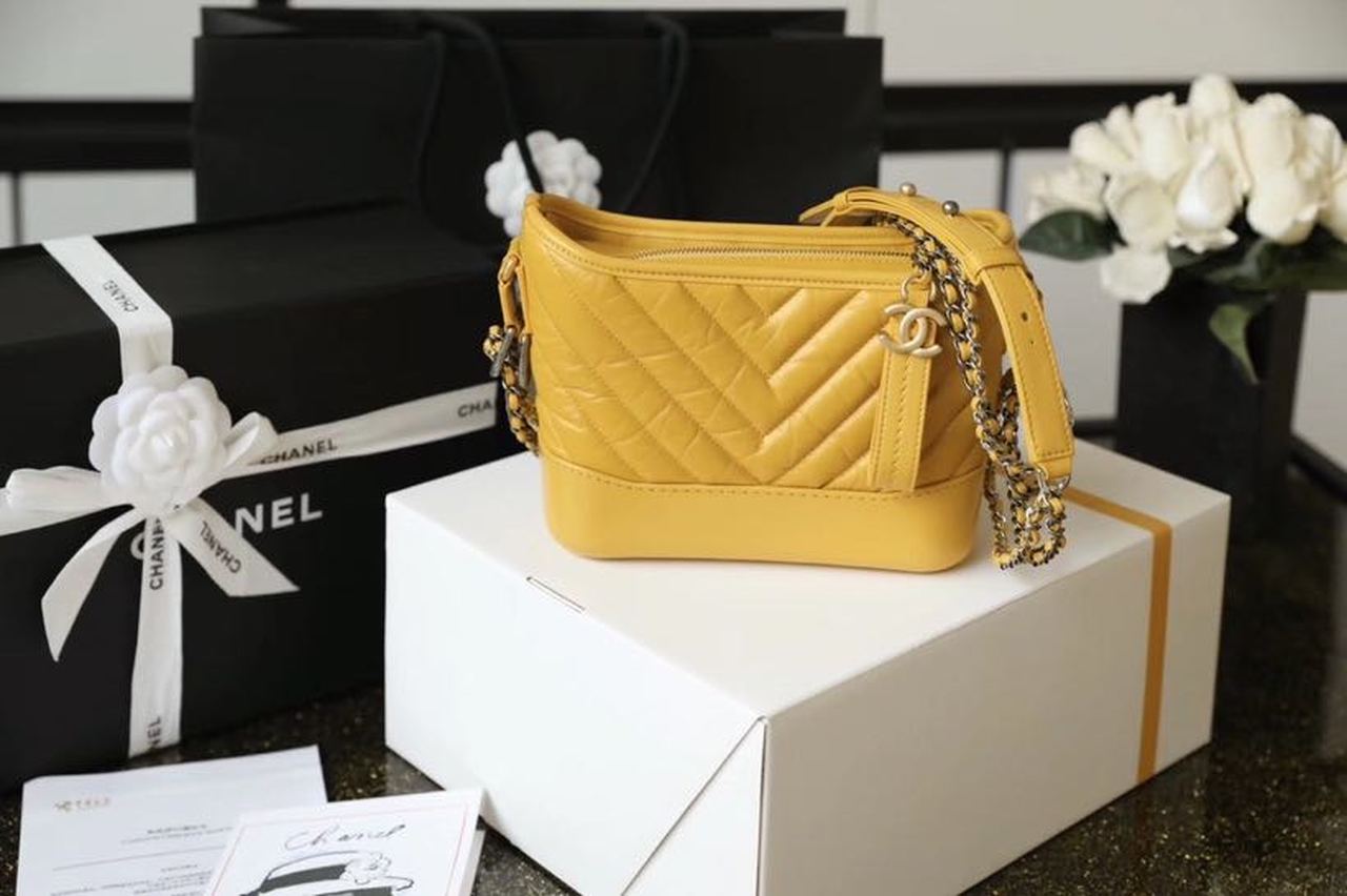 CHL Chevron Gabrielle 20cm Aged Leather Calfskin Jewelry Collection Yellow