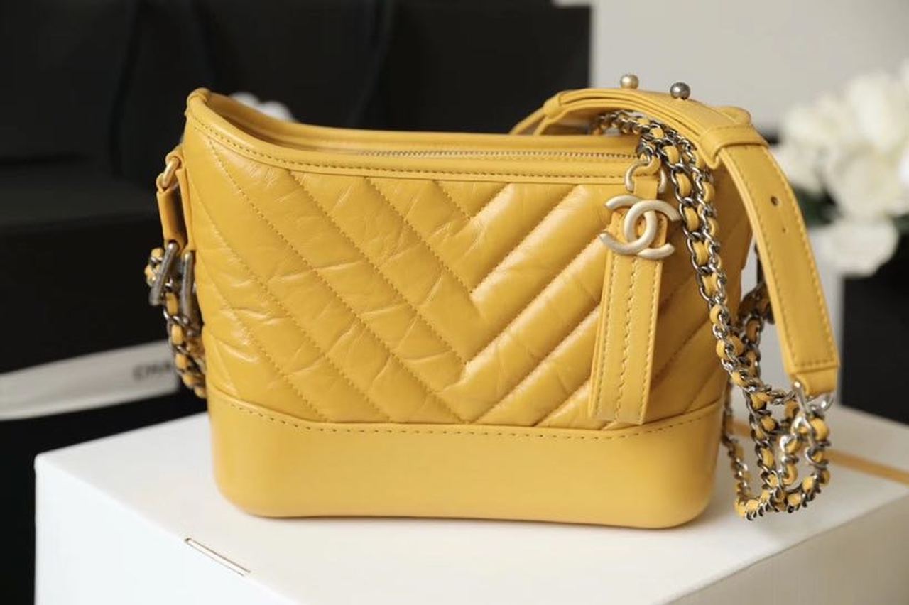 CHL Chevron Gabrielle 20cm Aged Leather Calfskin Jewelry Collection Yellow