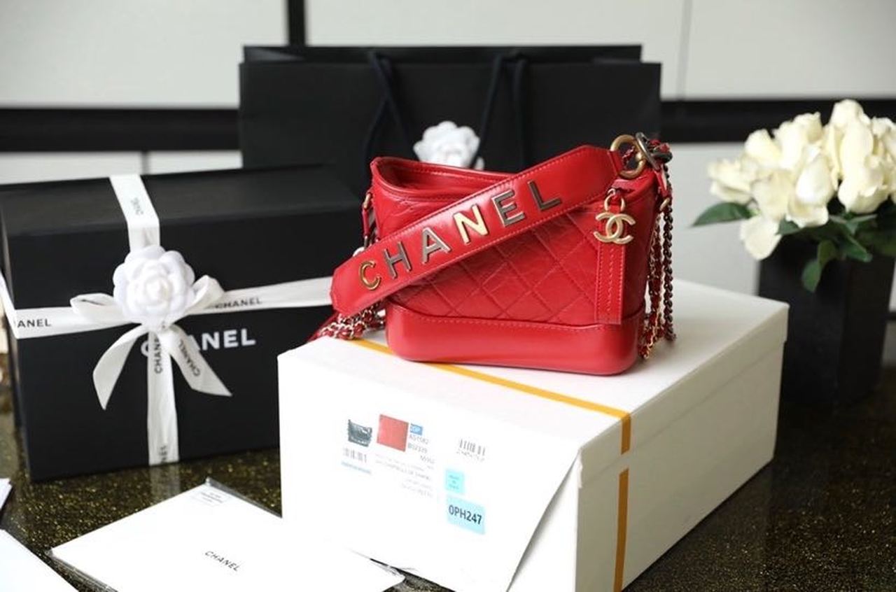 CHLGabrielle 7.8in 20cm A91810 Red Small Shoulder Bag