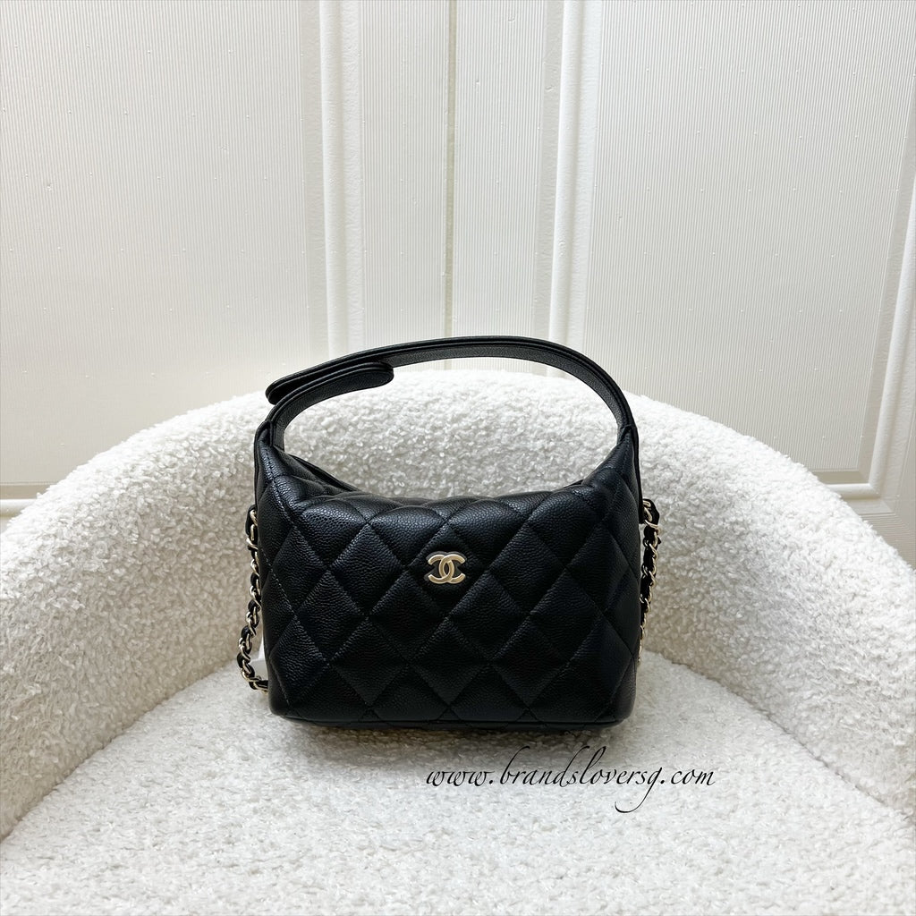 Classic Quilted Hobo Clutch on Chain in Black Caviar and LGHW (Model: ) Refined
