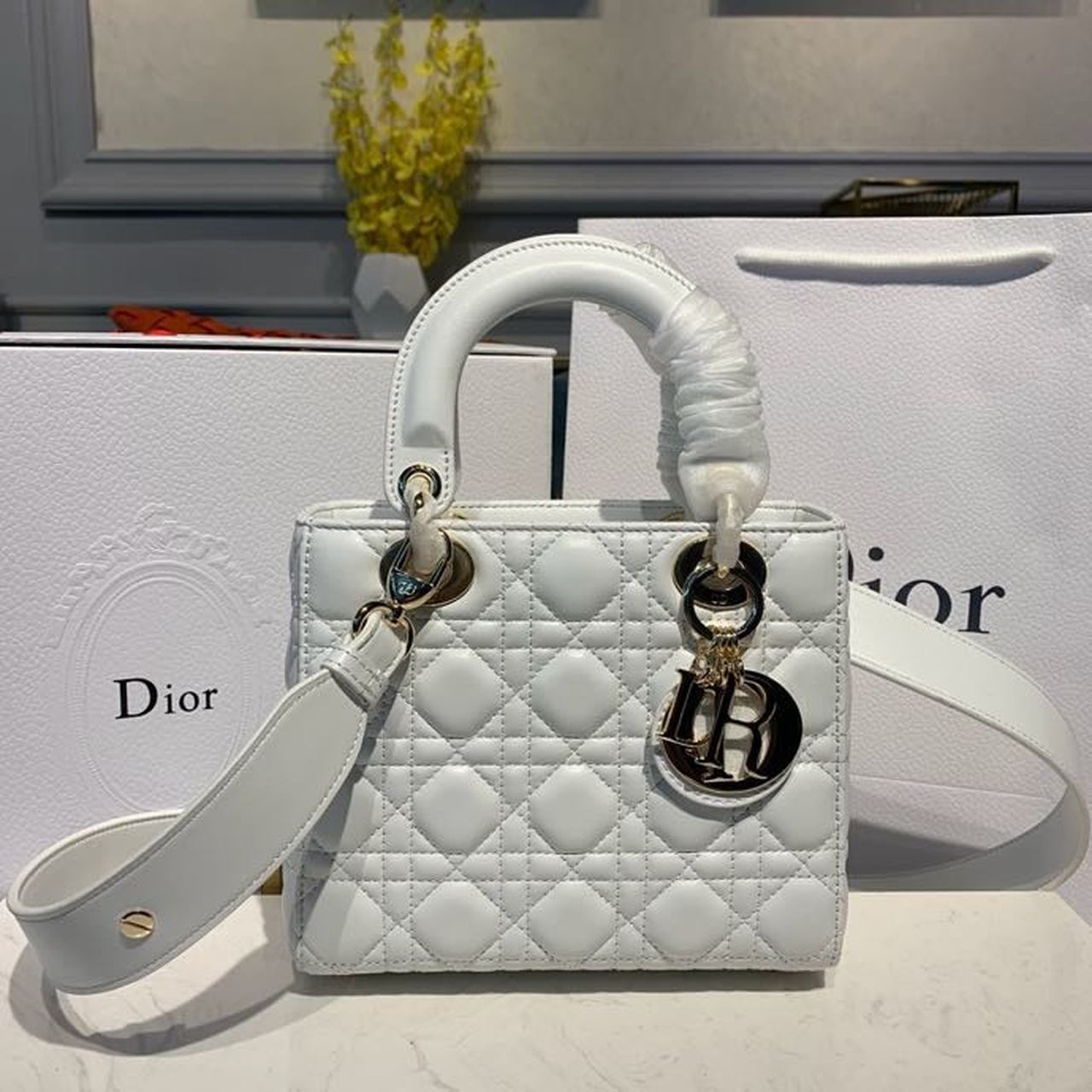 Lady Toned Hardware Cd White Gold Small Travel Bag