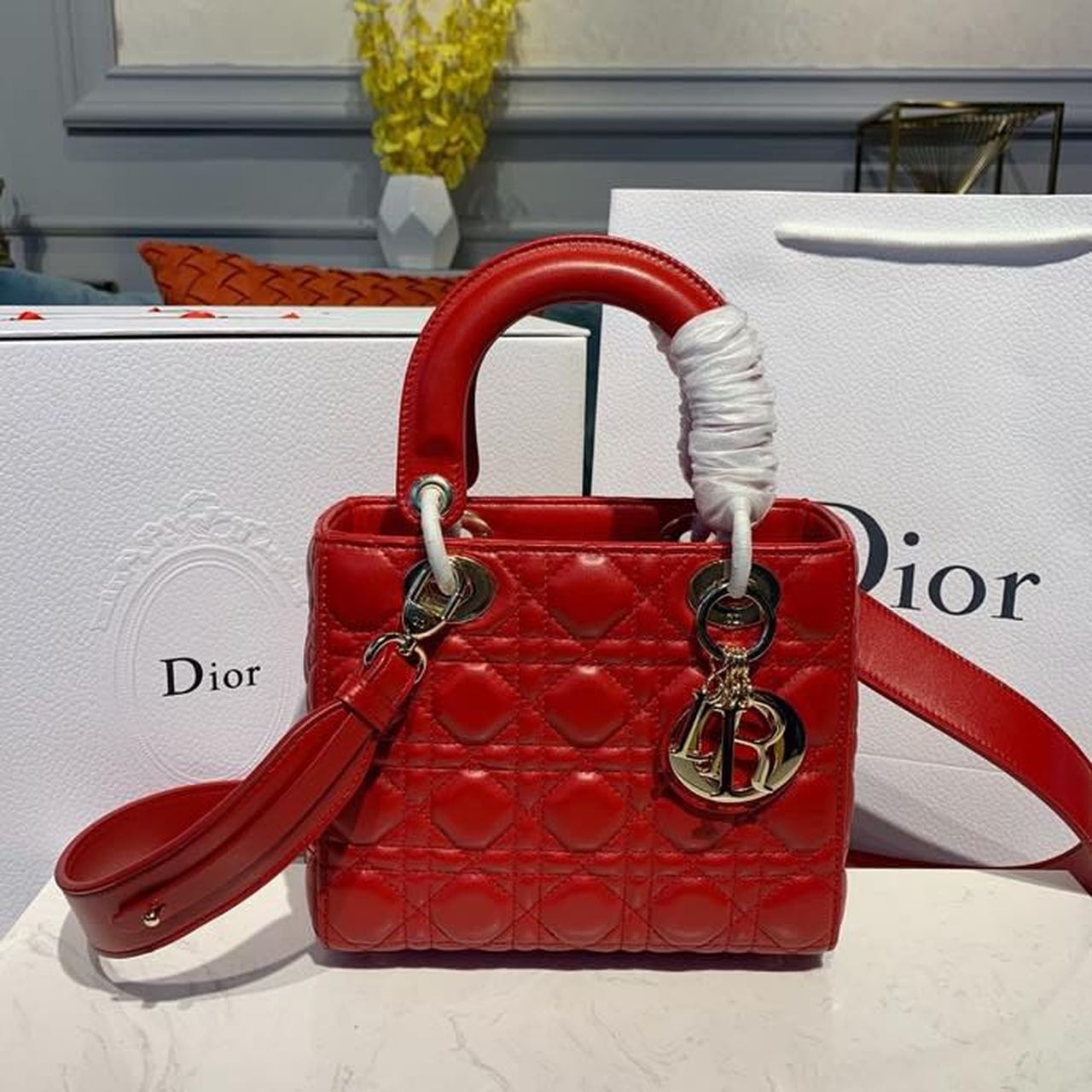 Lady Toned Hardware Cd Patent Red Gold Small Travel Bag
