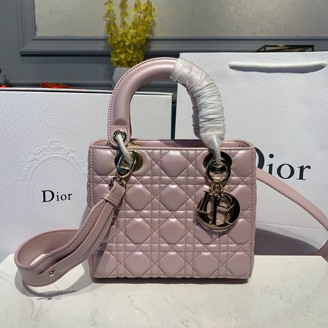 Lady Toned Hardware Powder Cannage Pink Gold Small Travel Bag