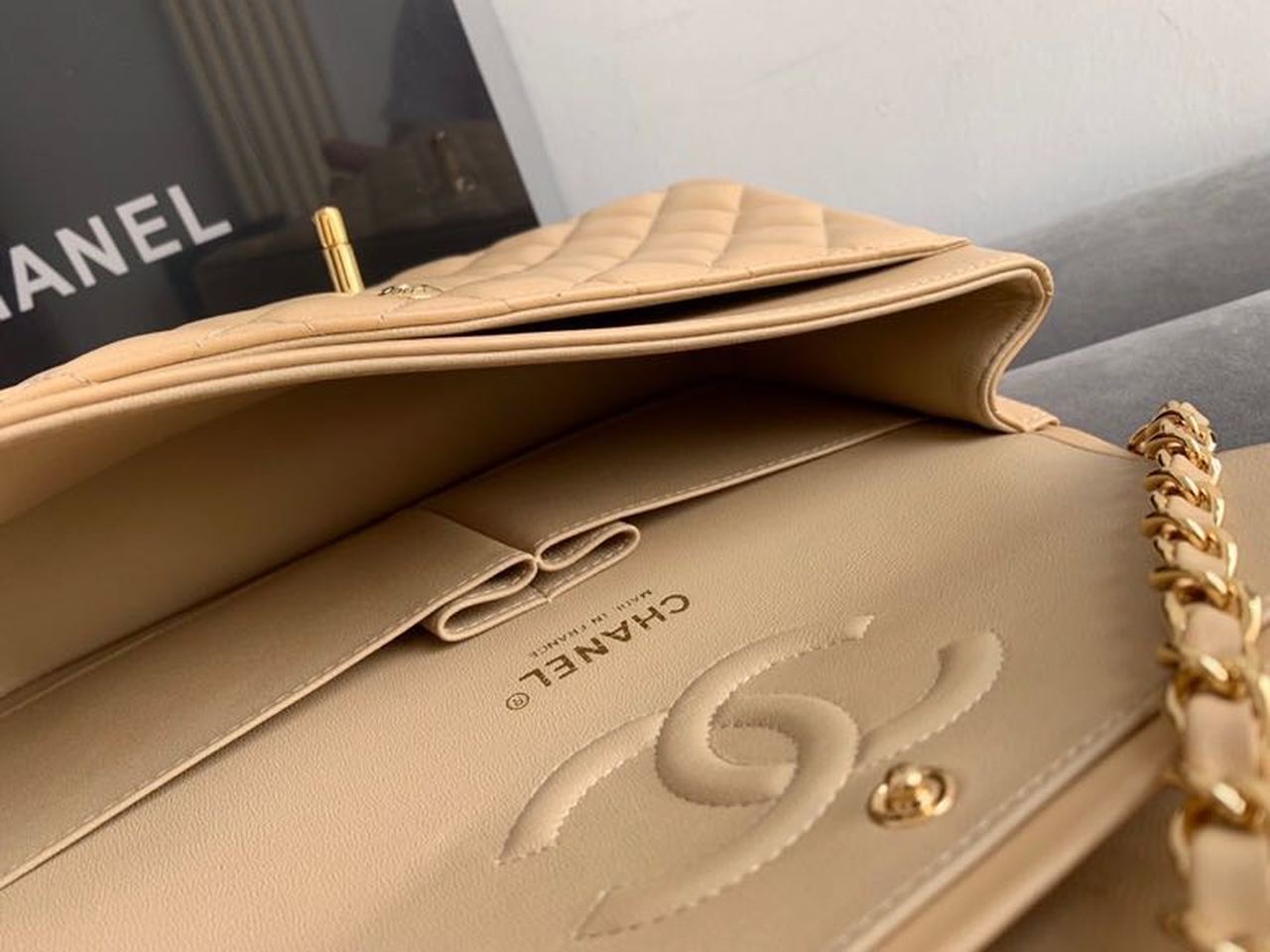 CHL Classic 9.9in 25.5cm A01112 Beige Handbag