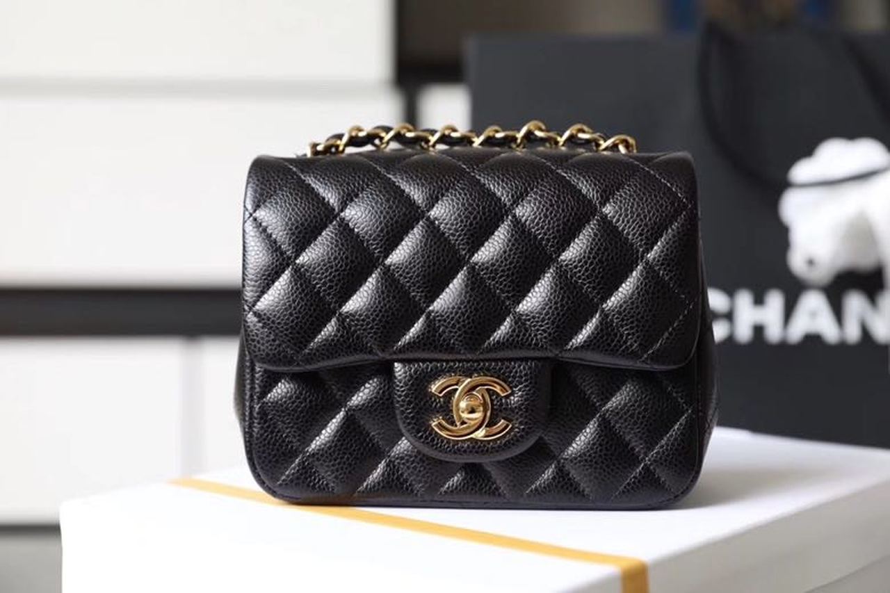 Chanel Classic Top Qualityap Bag Toned Hardware For Black Gold Travel Bag