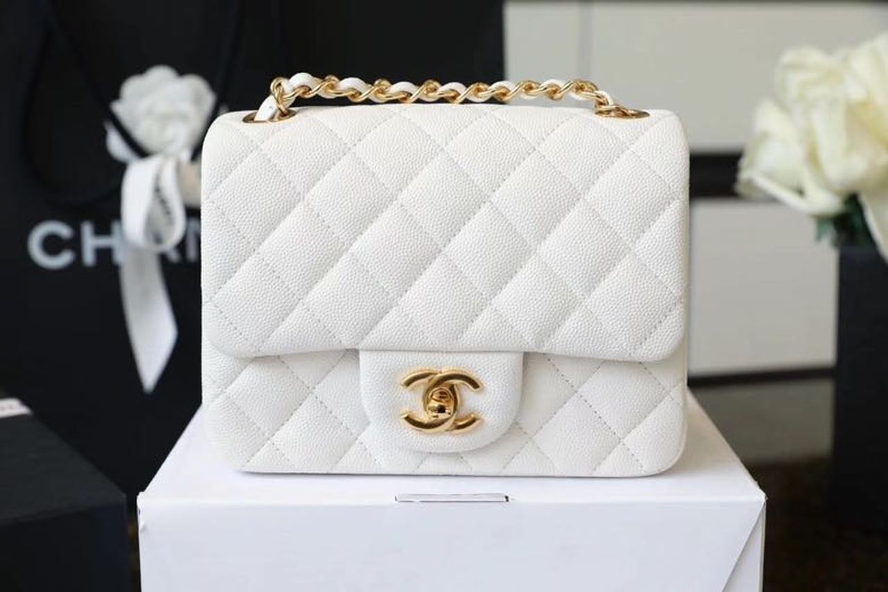 Chanel Classic Top Qualityap Bag Golden Hardware For White Travel Bag