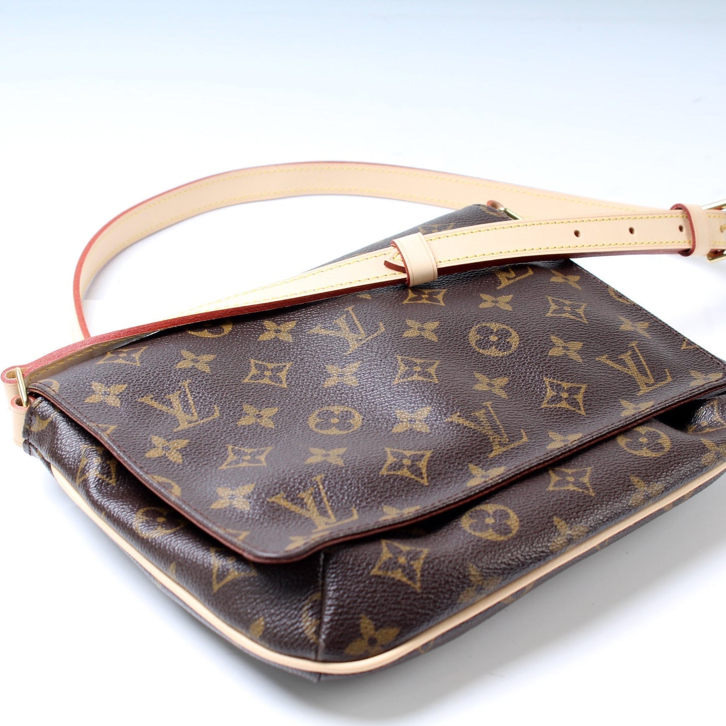 Louis Vuitton M tte Tango Long Monogram Handbag
