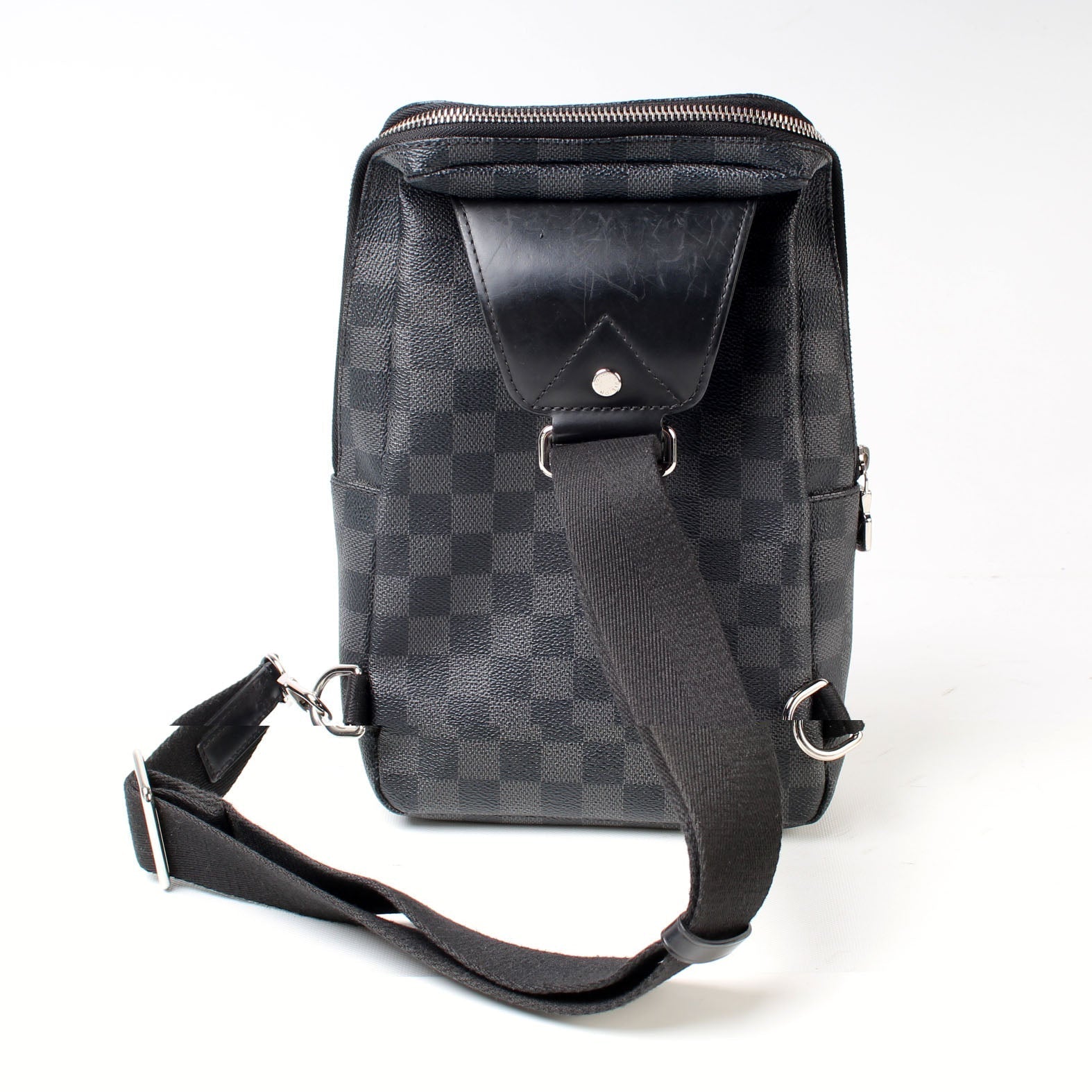 Louis Vuitton Avenue Sling Graphite Damier Crossbody Bag Graphite 2D5E71F3