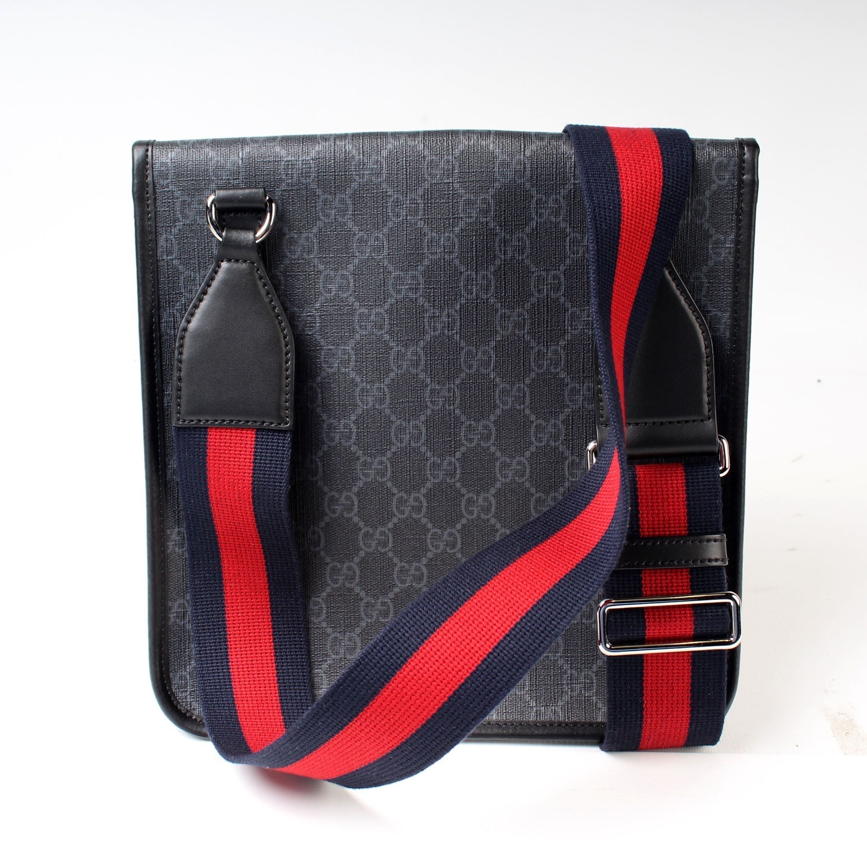 Gucci GG Supreme Messenger Travel Bag 4