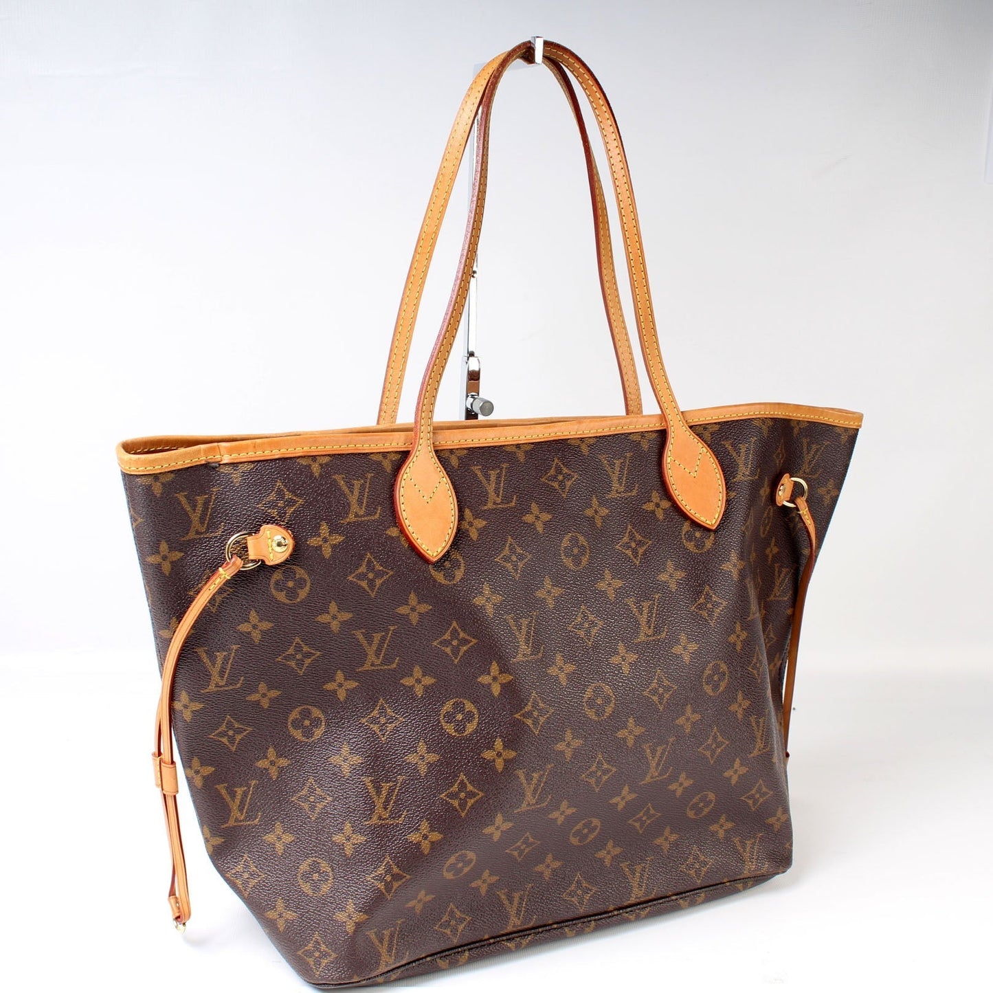 Louis Vuitton Neverfull MM Monogram Tote Bag 46