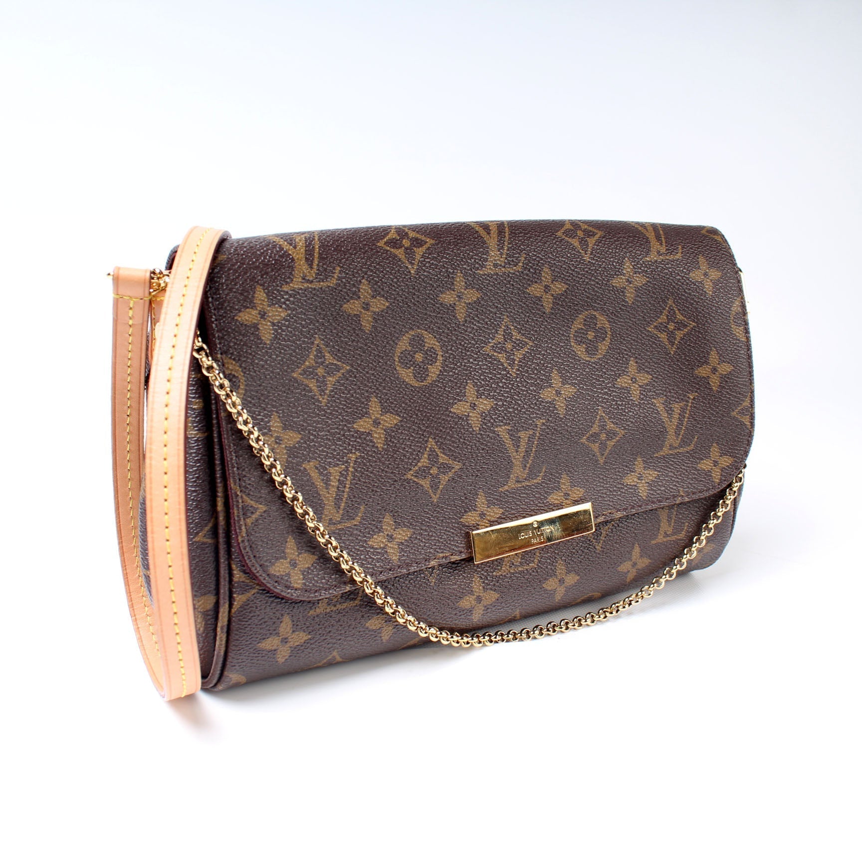 Louis Vuitton Favorite MM Monogram Handbag Monogram 38