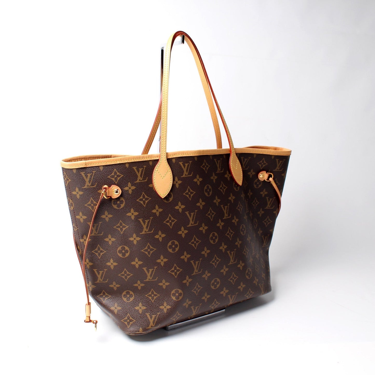 Louis Vuitton Neverfull MM Monogram Tote Bag Monogram 146