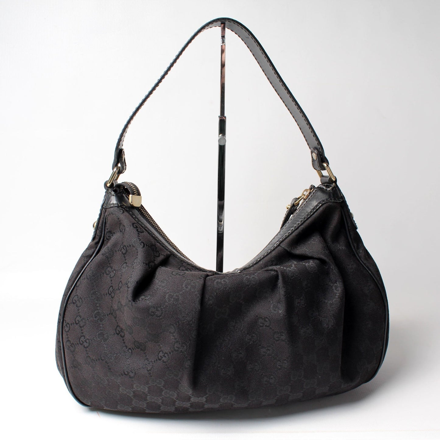 Gucci Sukey Canvas Medium Shoulder Bag Medium 3