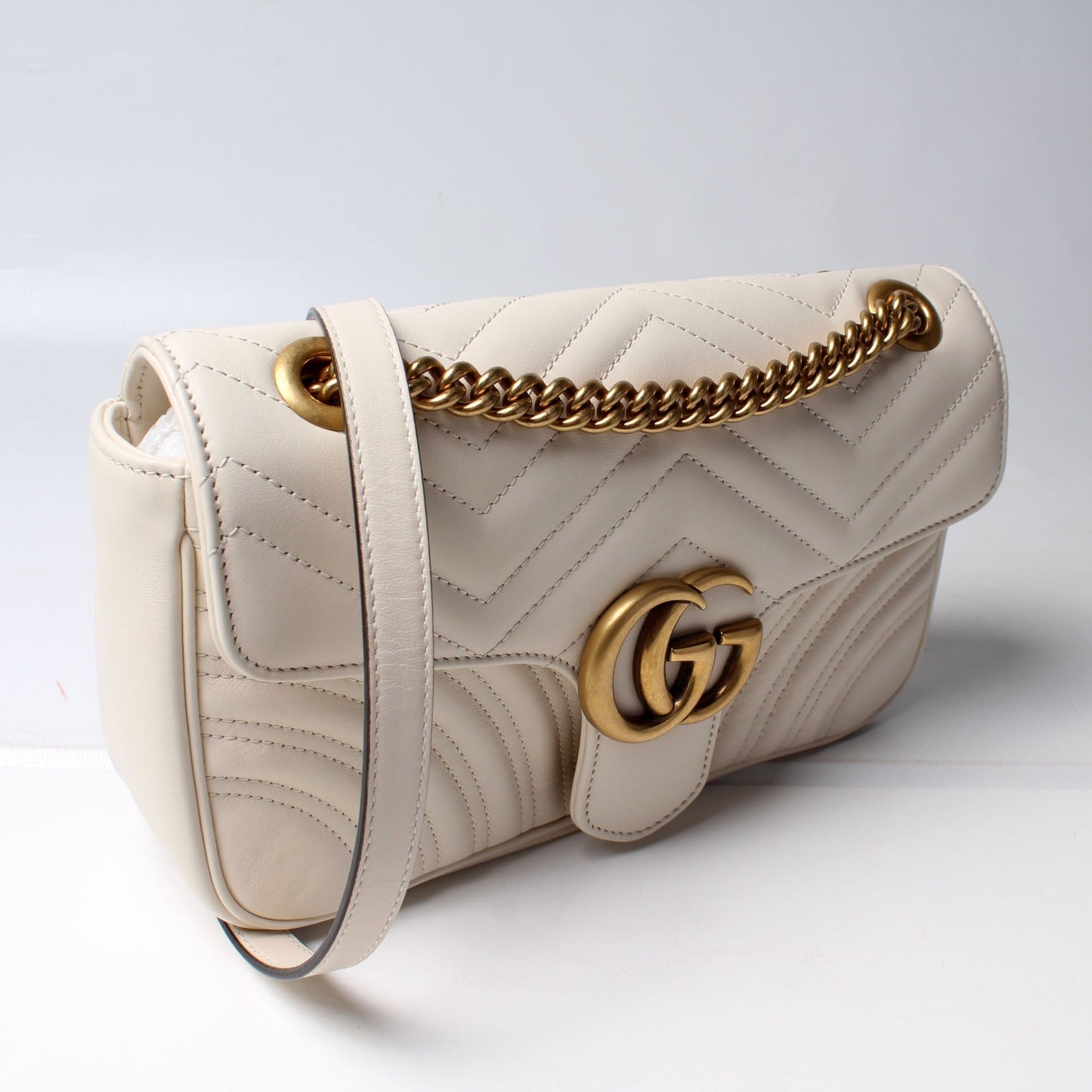 Gucci Marmont Small Flap Shoulder Bag Flap 13